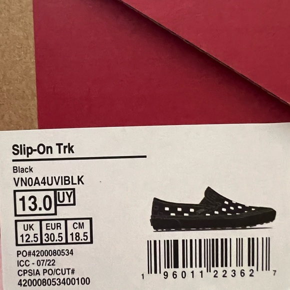 NWT! Boy’s Vans Slip-on TRK shoe - Picture 2 of 3